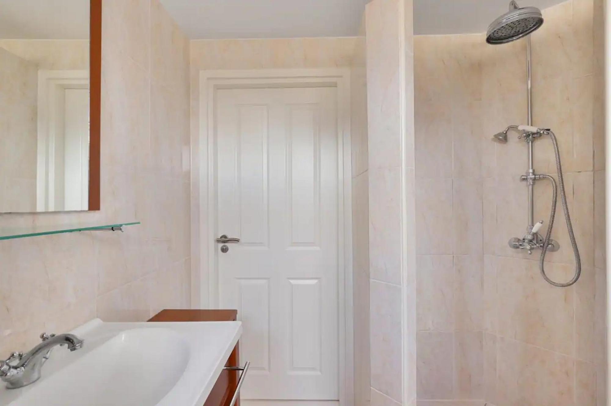 Apeldoorn- Ruime Eengezinswoning Met 5 Slaapkamers Εξωτερικό φωτογραφία